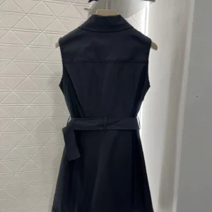 2025 Spring/Summer New Women's Fashion Letter Embroidered Single breasted Open Waist Belt Waist Sleeveless Tank Top Dress Temper