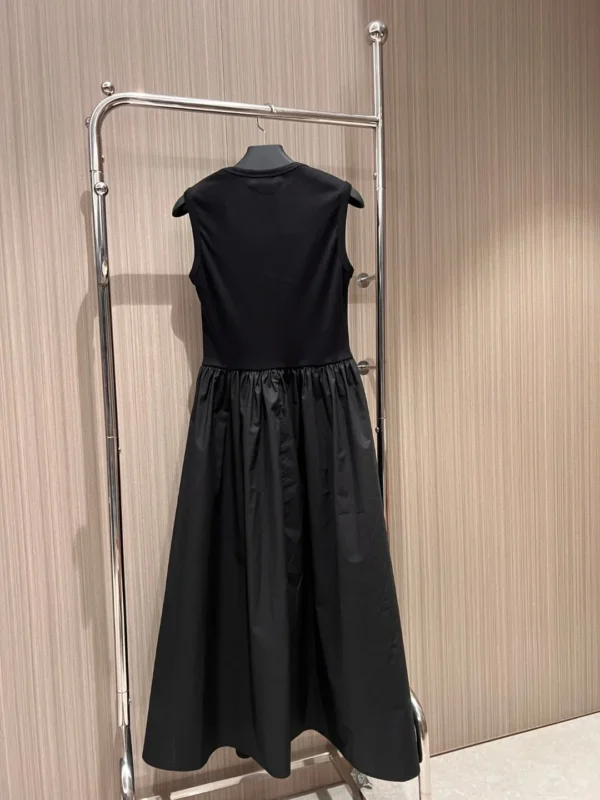 25 Summer New Women's High Quality Shoulderless Sleeve Head Round Neck Long Dress Versatile and Slimming Skirt