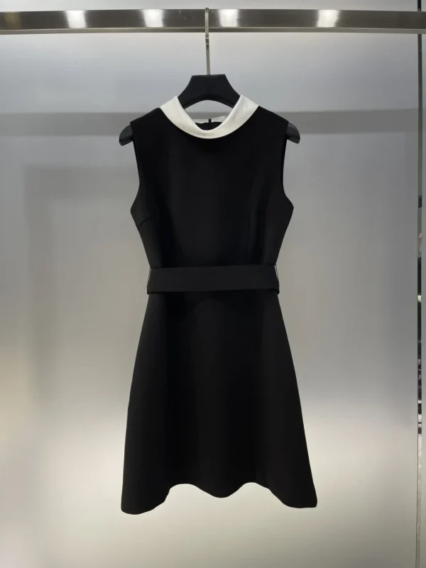 2025 new women's sleeveless dress with contrasting color, small stand up collar, elegant and dignified, waist cinching and slimm