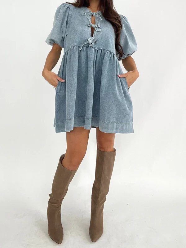 Women s Vintage Washed Denim Dress with Tie Front Detail Round Neckline Puff Sleeves A-line Silhouette and Functional